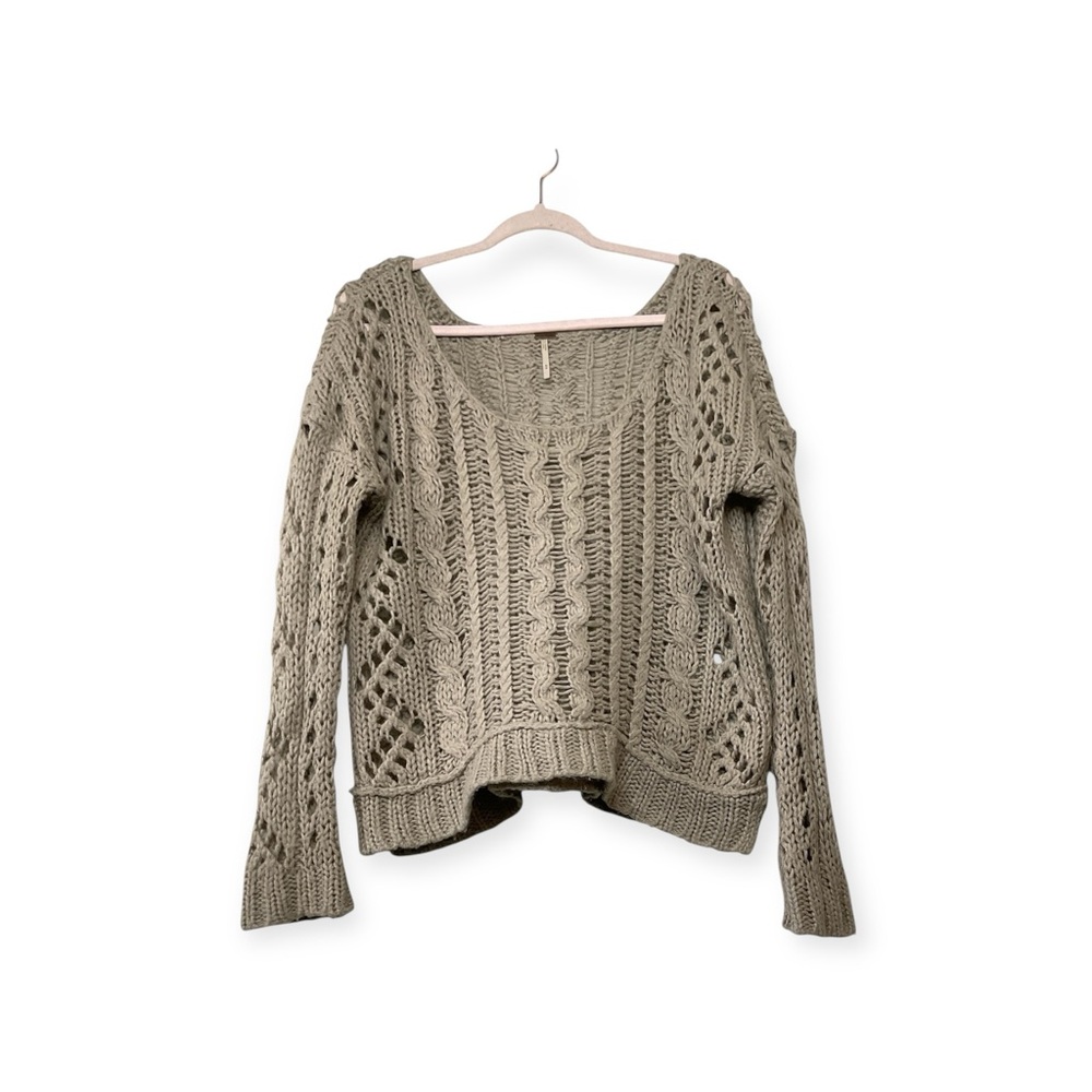 Women’s Free People chunky loose knit sweater, size medium